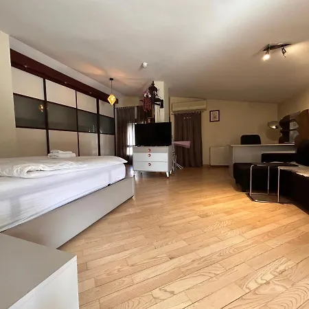 A Boutique Duplex Flat In The Area In Apartment