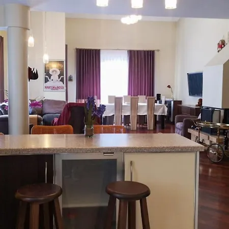 Апартаменты A Boutique Duplex Flat In The Area In